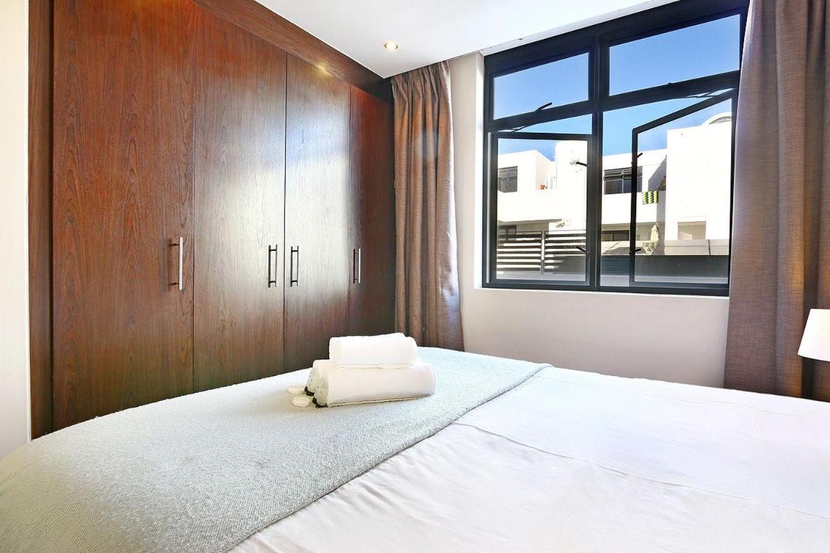 Eden On The Bay 118 By Hostagents Appartement Bloubergstrand Buitenkant foto